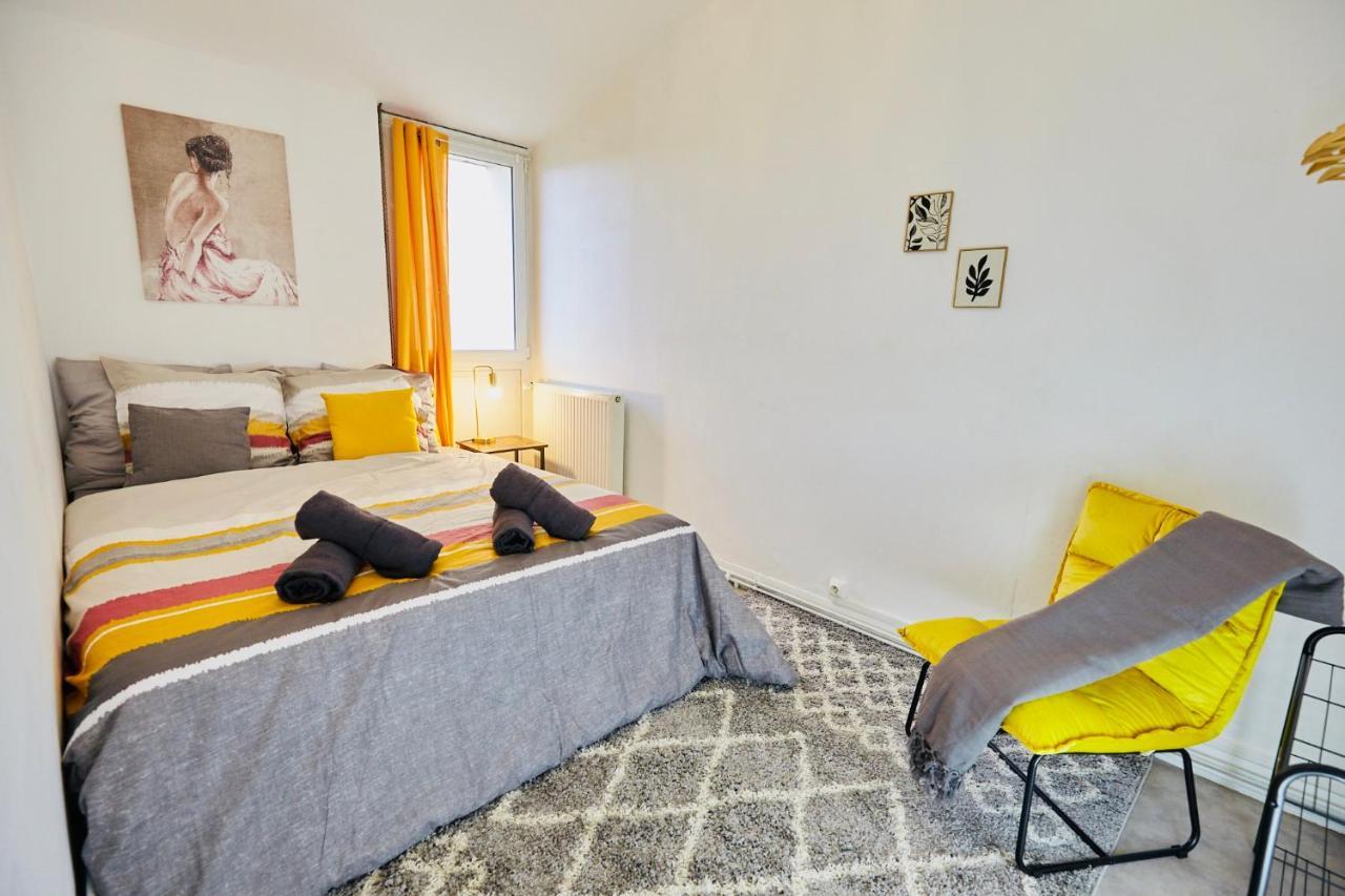 Mona Lisa : Superbe Loft Centre Ville - Parking Gratuit - Wifi Ultra Rapide-Appareil Massage-Netflix-Jeu Societe Troyes Exterior photo